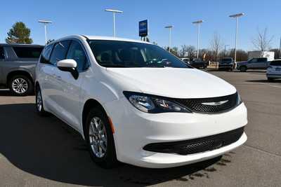 2022 Chrysler Voyager, $21500. Photo 10