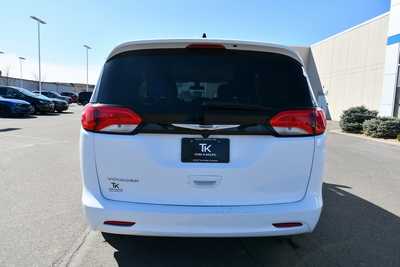 2022 Chrysler Voyager, $21500. Photo 6