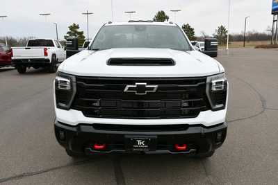 2025 Chevrolet 3500 Crew Cab, $82525. Photo 10