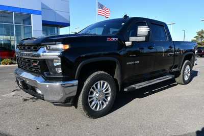 2022 Chevrolet 3500 Crew Cab, $54750. Photo 2