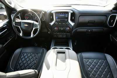 2022 Chevrolet 3500 Crew Cab, $54750. Photo 3