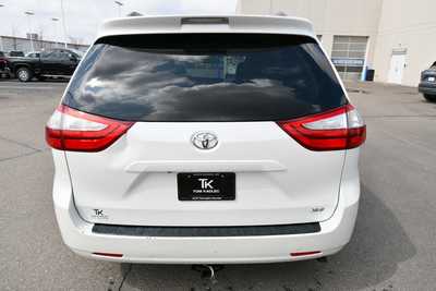 2016 Toyota Sienna, $17000. Photo 6