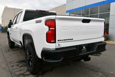 2025 Chevrolet 3500 Crew Cab, $65545. Photo 5