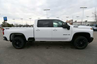 2025 Chevrolet 3500 Crew Cab, $65545. Photo 9
