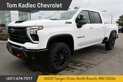 2025 Chevrolet 3500 Crew Cab, $65545. Photo 1