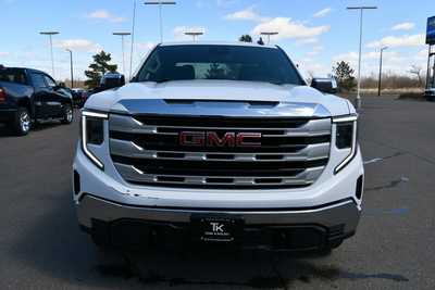 2023 GMC 1500 Crew Cab, $40500. Photo 11