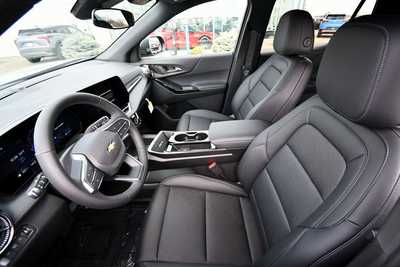 2025 Chevrolet Equinox, $32645. Photo 11