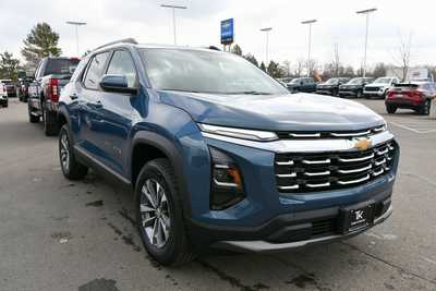 2025 Chevrolet Equinox, $32645. Photo 9