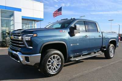 2025 Chevrolet 3500 Crew Cab, $68000. Photo 2