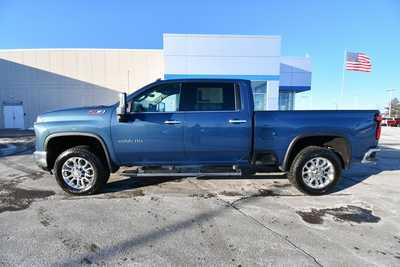 2025 Chevrolet 3500 Crew Cab, $68000. Photo 4