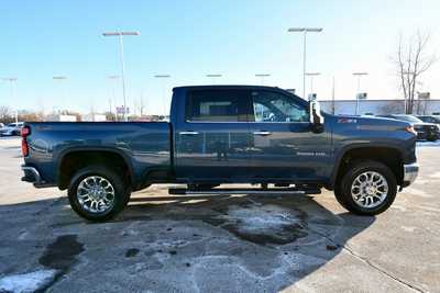 2025 Chevrolet 3500 Crew Cab, $68000. Photo 9