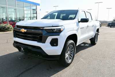 2025 Chevrolet Colorado Crew Cab, $42840. Photo 2