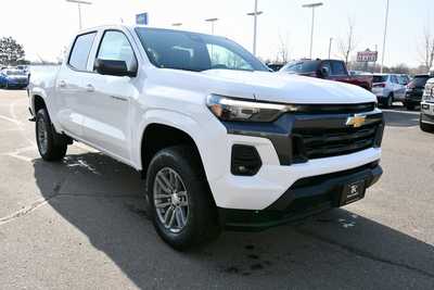 2025 Chevrolet Colorado Crew Cab, $42840. Photo 9