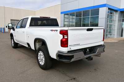 2021 Chevrolet 3500 Crew Cab, $47250. Photo 5