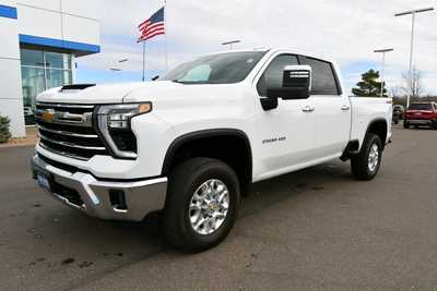 2024 Chevrolet 2500 Crew Cab, $60000. Photo 2