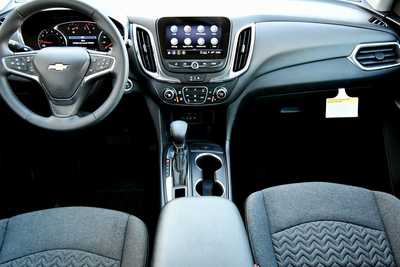 2024 Chevrolet Equinox, $25500. Photo 3
