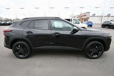 2025 Chevrolet Trax, $26169. Photo 7