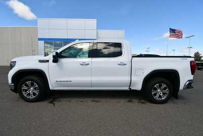 2023 GMC 1500 Crew Cab, $43000. Photo 4