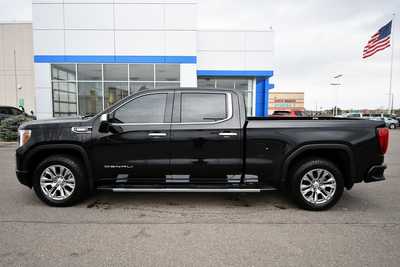 2021 GMC 1500 Crew Cab, $46000. Photo 4