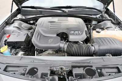2017 Chrysler 300, $18750. Photo 11