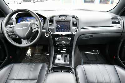 2017 Chrysler 300, $18750. Photo 3