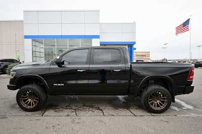 2020 RAM 1500 Crew Cab, $33000. Photo 4