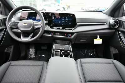 2026 Chevrolet Equinox, $33645. Photo 3