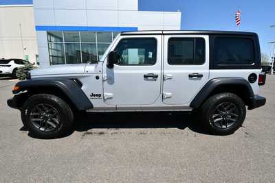 2024 Jeep Wrangler, $35000. Photo 4