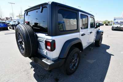 2024 Jeep Wrangler, $35000. Photo 8