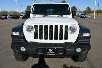 2024 Jeep Wrangler, $35000. Photo 10