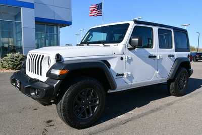 2024 Jeep Wrangler, $35000. Photo 2