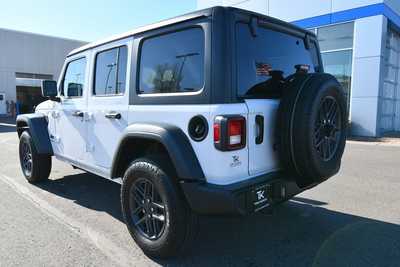 2024 Jeep Wrangler, $35000. Photo 4