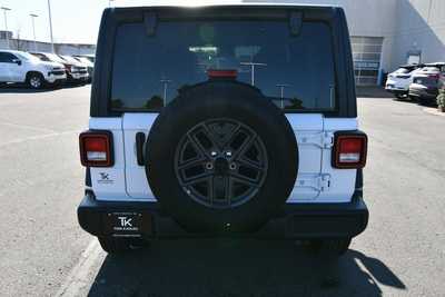 2024 Jeep Wrangler, $35000. Photo 5