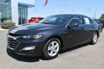 2023 Chevrolet Malibu, $19750. Photo 2
