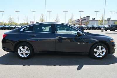 2023 Chevrolet Malibu, $19750. Photo 9