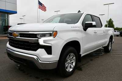 2023 Chevrolet 1500 Crew Cab, $38250. Photo 2