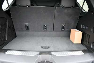 2025 Chevrolet Tahoe, $88420. Photo 7