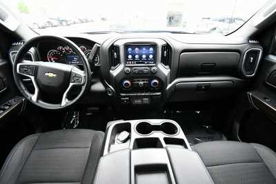 2021 Chevrolet 1500 Crew Cab, $32500. Photo 3