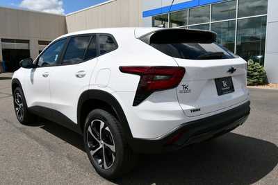 2025 Chevrolet Trax, $23790. Photo 5
