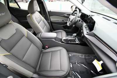 2025 Chevrolet Trax, $27085. Photo 11