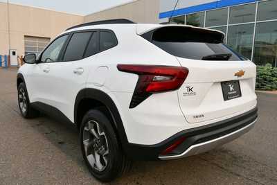 2025 Chevrolet Trax, $24485. Photo 5