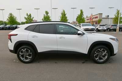 2025 Chevrolet Trax, $24485. Photo 9