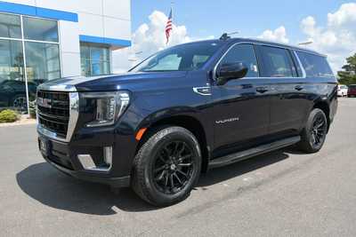 2022 GMC Yukon XL, $46000. Photo 2