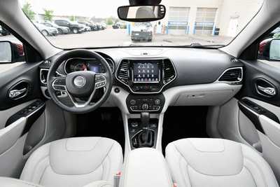 2019 Jeep Cherokee, $16750. Photo 3