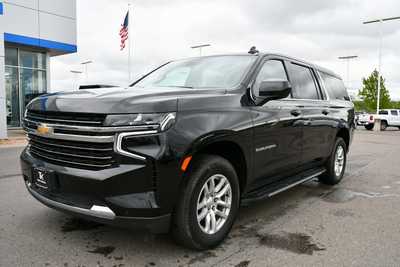 2023 Chevrolet Suburban, $45750. Photo 2