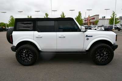 2022 Ford Bronco, $41000. Photo 9