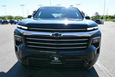 2025 Chevrolet Traverse, $57895. Photo 10