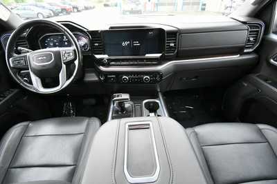 2022 GMC 1500 Crew Cab, $44000. Photo 3