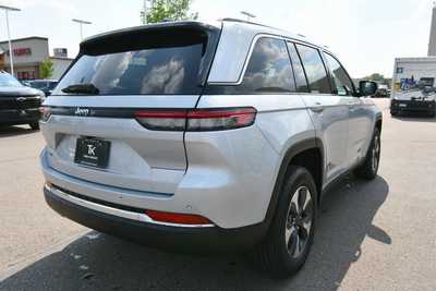 2022 Jeep Grand Cherokee, $32300. Photo 8