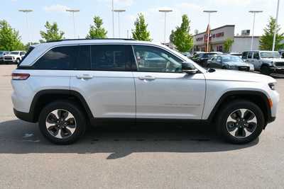 2022 Jeep Grand Cherokee, $32300. Photo 9